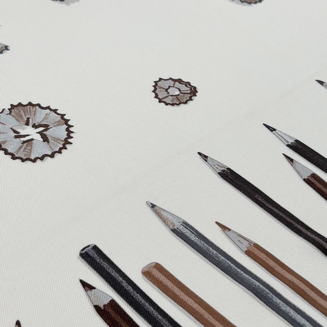 HERMES エルメス スカーフ カレ90 『A VOS CRAYONS(さあ色鉛筆を出して！)』 シルク アイボリー系