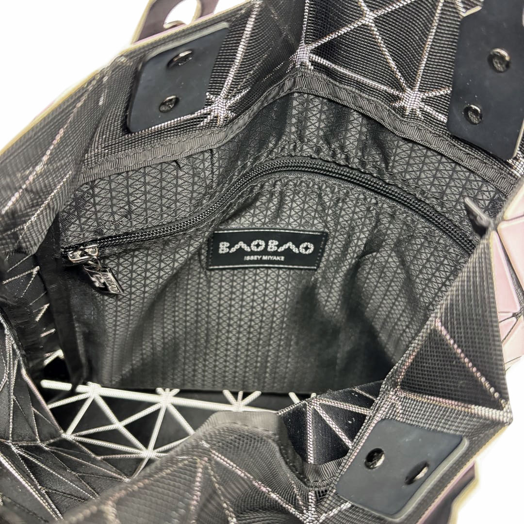 ISSEY MIYAKE BAOBAO イッセイミヤケ バオバオ ルーセント トートバッグ 6×6 ライトピンク BB81-AG532