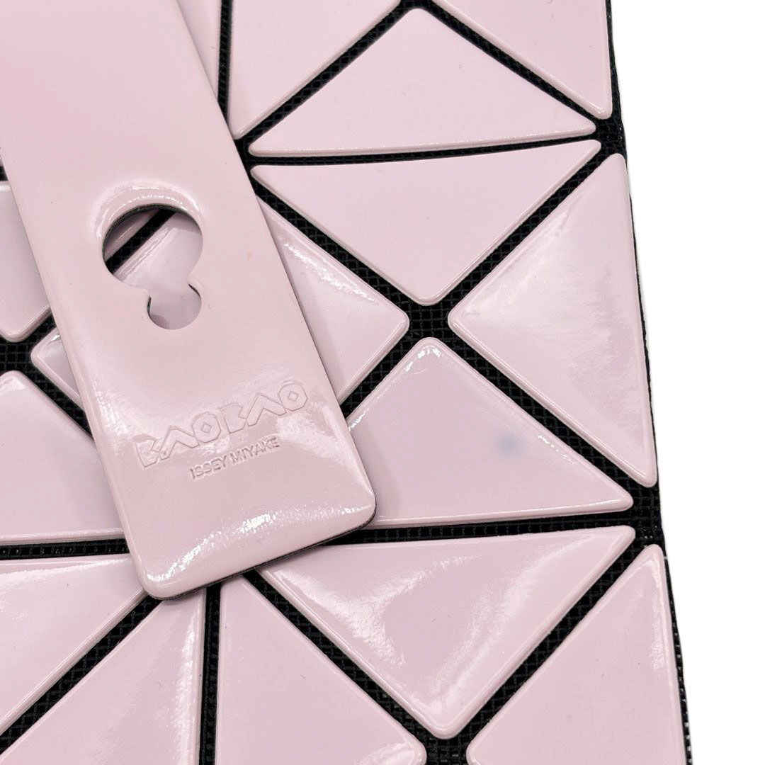 ISSEY MIYAKE BAOBAO イッセイミヤケ バオバオ ルーセント トートバッグ 6×6 ライトピンク BB81-AG532