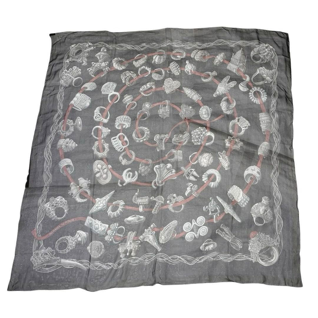 HERMES エルメス シフォンスカーフ カレジェアン シルクモスリン カレ140 『ALLIANCES DU MONDE(世界の指輪)』 ネイビー