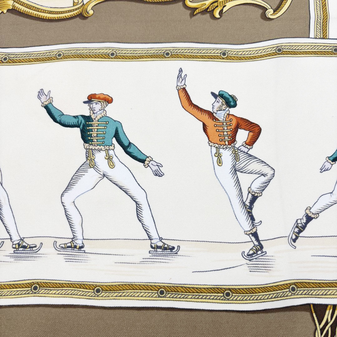 HERMES エルメス スカーフ カレ90 『LES PLAISIRS DU FROID(氷上の喜び)』 シルク ベージュ系