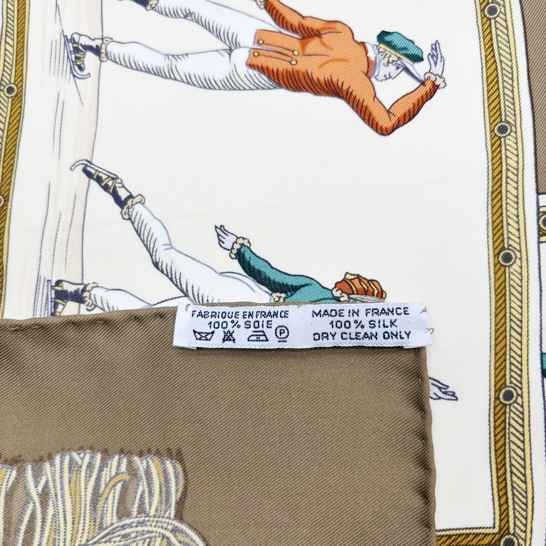 HERMES エルメス スカーフ カレ90 『LES PLAISIRS DU FROID(氷上の喜び)』 シルク ベージュ系