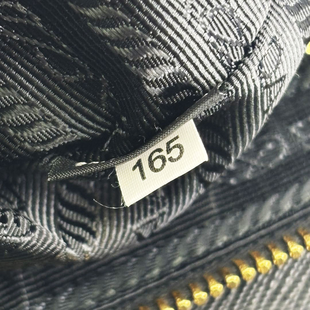 PRADA プラダ チェーンショルダーバッグ ブラック/ゴールド金具