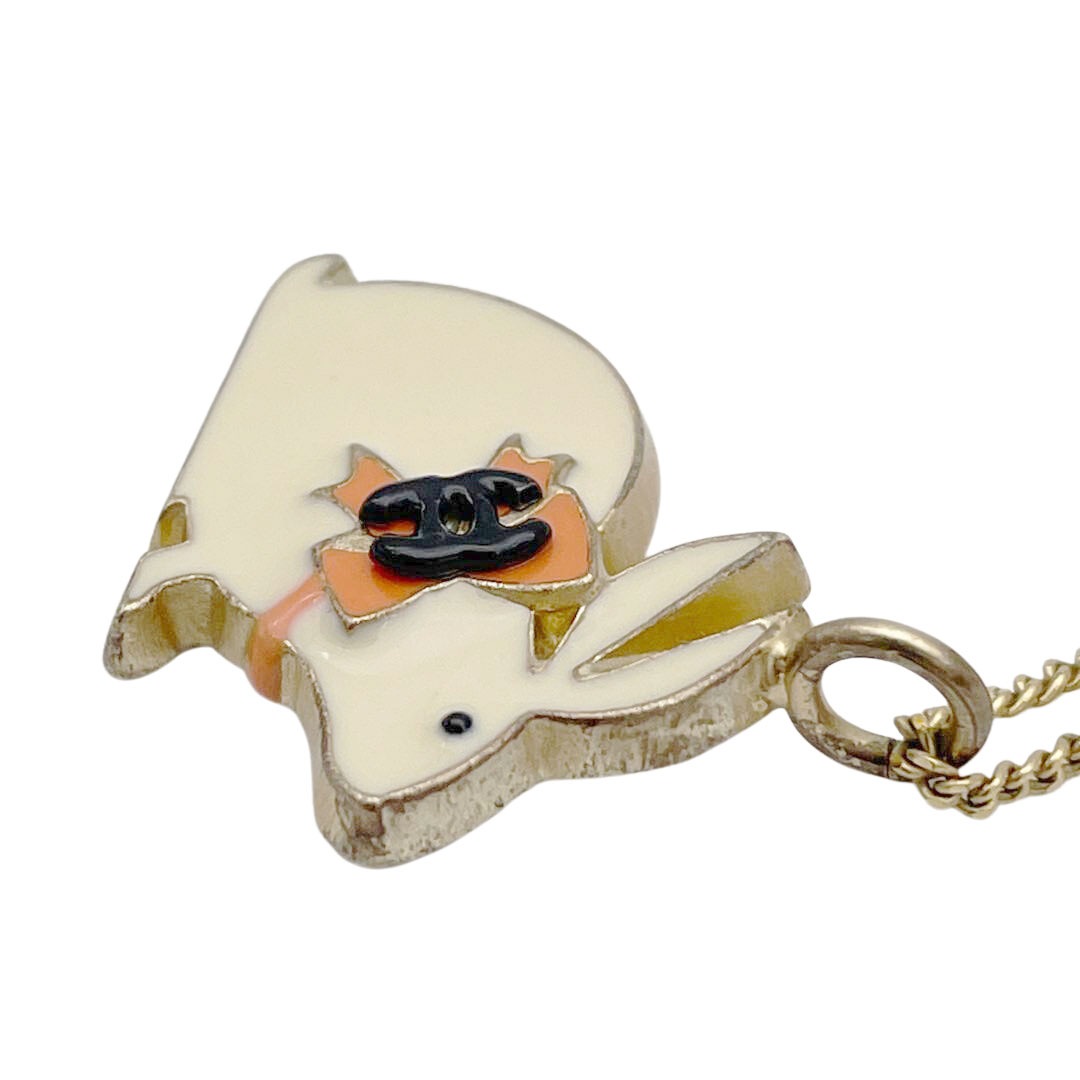 CHANEL ネックレス　うさぎ　ゴールド CHANEL シャネル ネックレス ウサギモチーフ アイボリー
