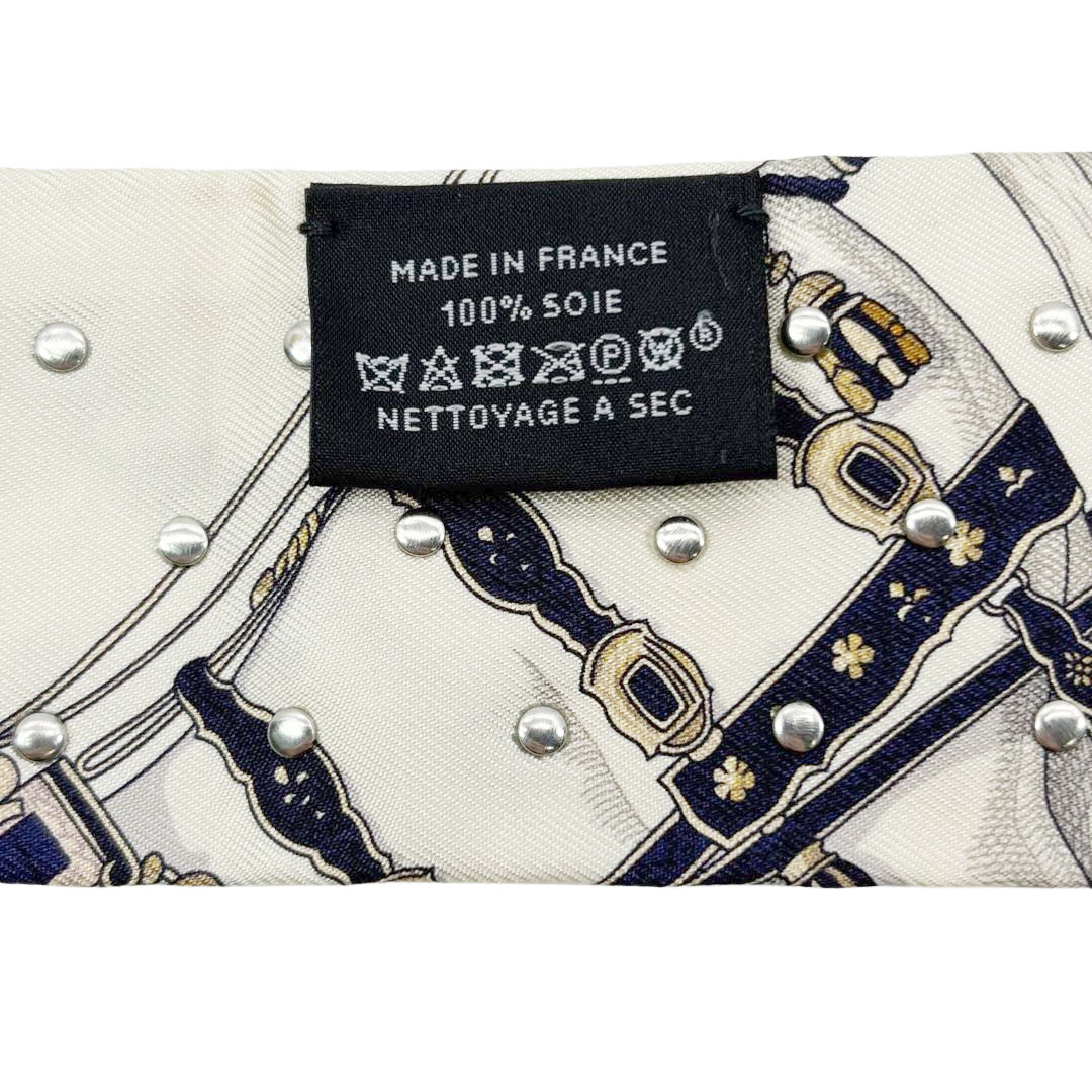 HERMES エルメス スカーフ ツイリー 『GRAND APPARAT グラン・アパラ(盛装の馬)』 スタッズ付き シルク CREME/CUIR/DORE