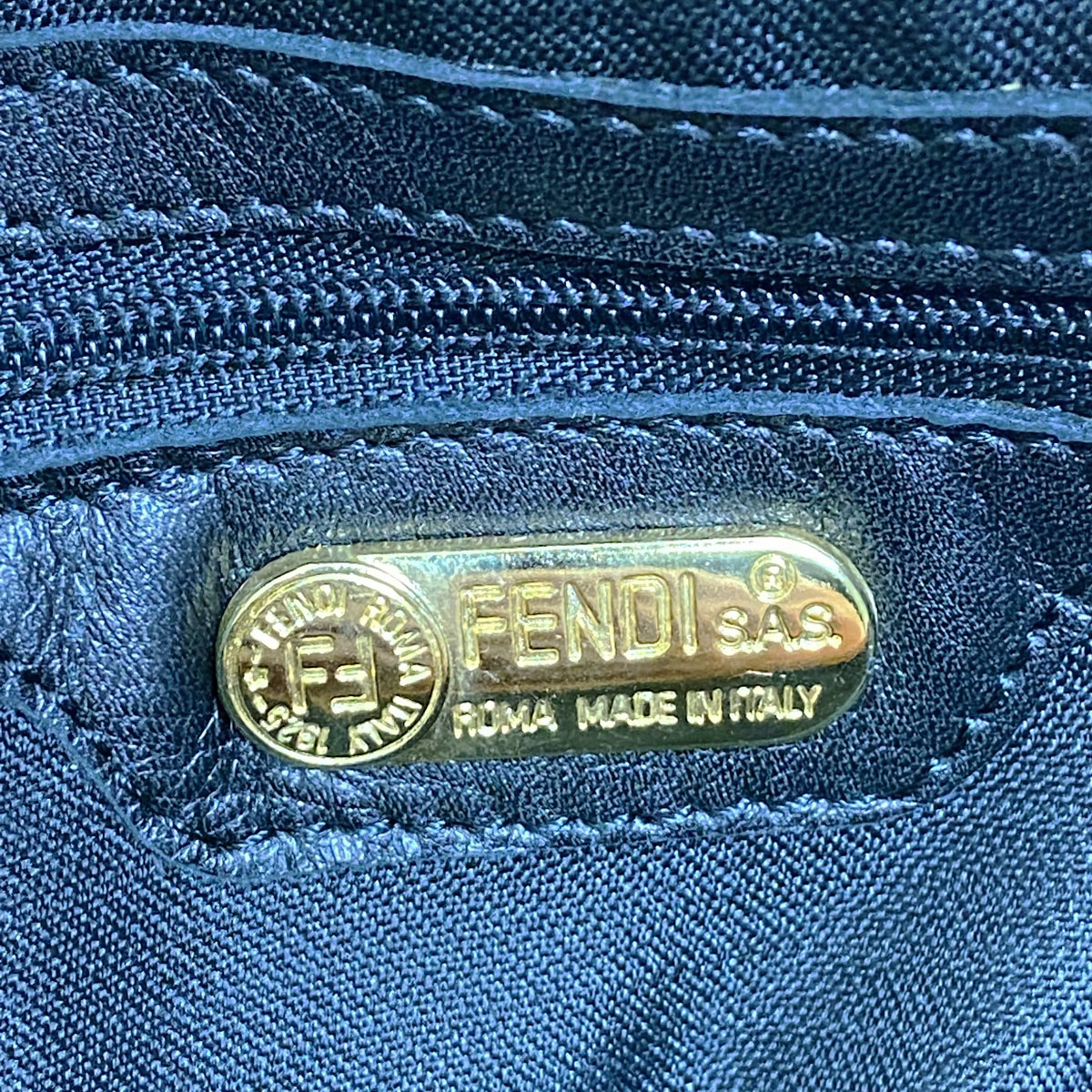 FENDI フェンディ ヴィンテージ ショルダーバッグ タッセルファスナー レザー イエロー系