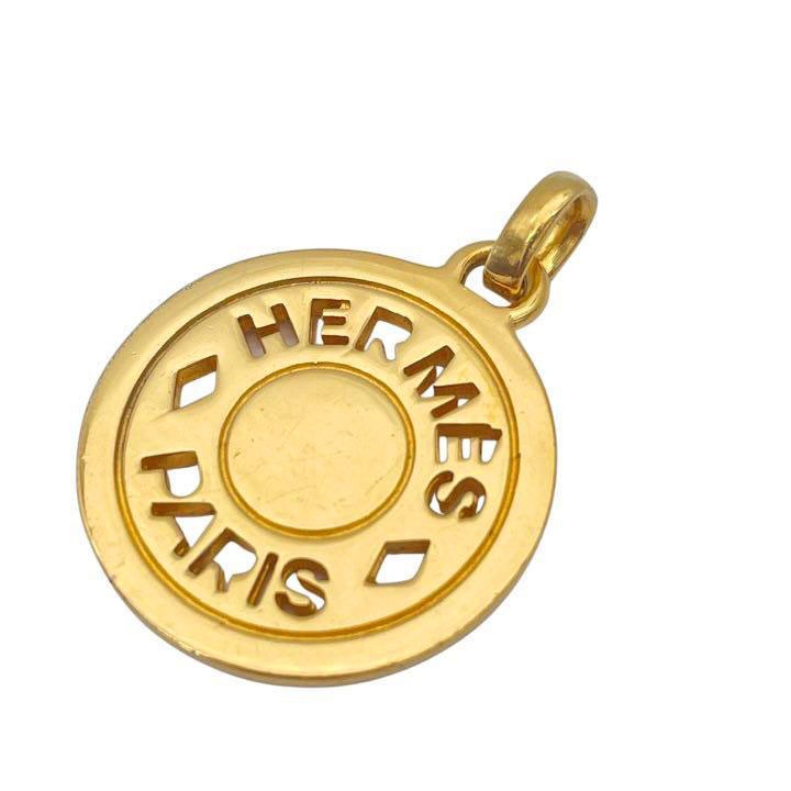 美品 エルメス セリエ モチーフ ペンダントトップ チャーム ゴールド HERMES エルメス セリエ ペンダントトップ チャーム 型抜き ゴールド