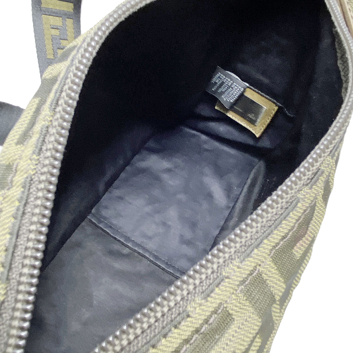 FENDI フェンディ ズッカ柄 斜め掛けショルダーバッグ キャンバス ブラウン ブラック