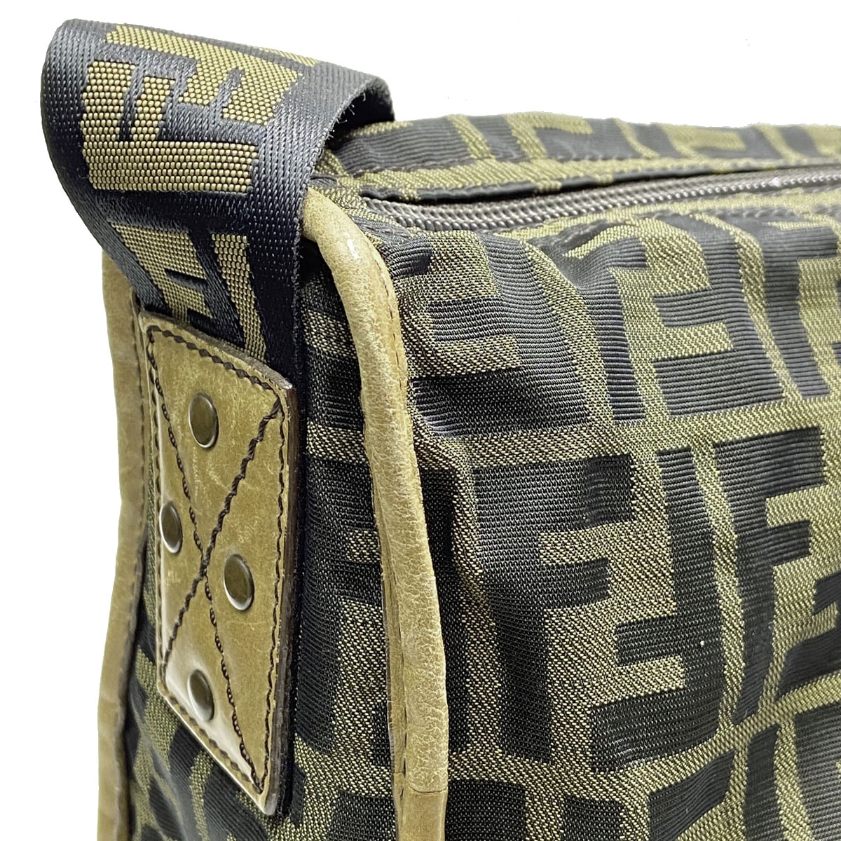 FENDI フェンディ ズッカ柄 斜め掛けショルダーバッグ