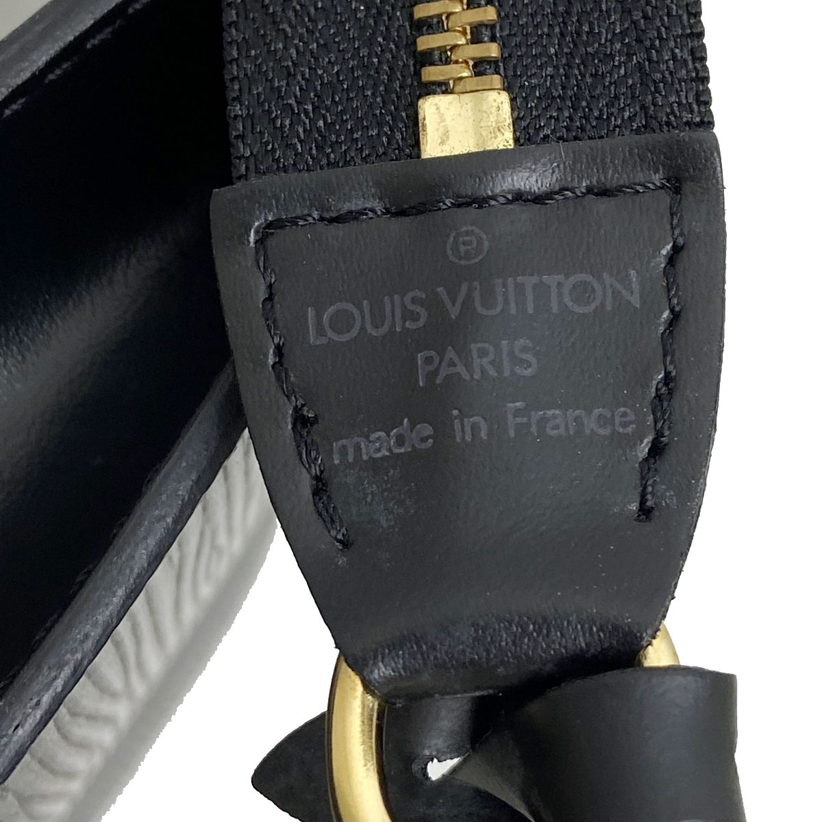 LOUIS VUITTON ルイヴィトン ポシェットアクセソワール ハンドポーチ