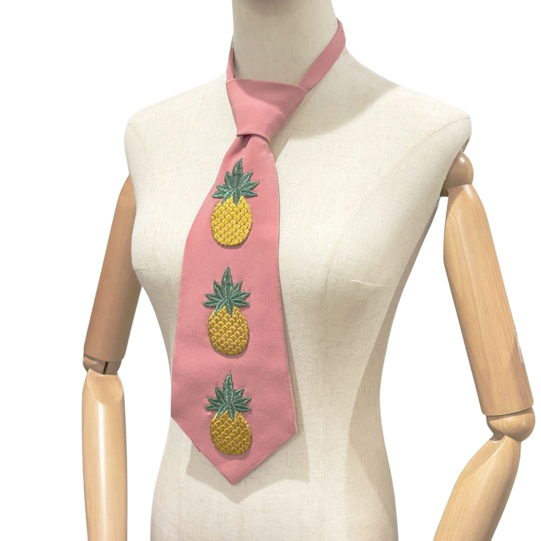 GUCCI グッチ 結び下げネクタイ パイナップル シルク ピンク レディース 426847 3G468