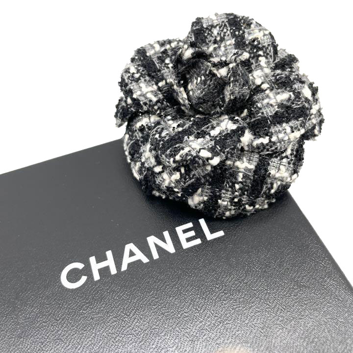 CHANEL シャネル コサージュ カメリア フラワー ツイード ブラック グレー ホワイト