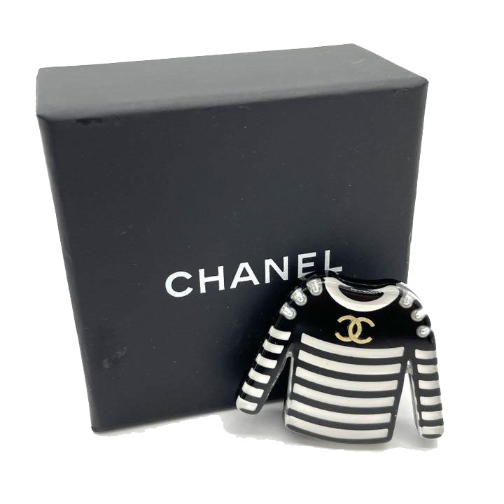 CHANEL シャネル ブローチ 洋服モチーフ レジン フェイクパール ブラック ホワイト  A18C