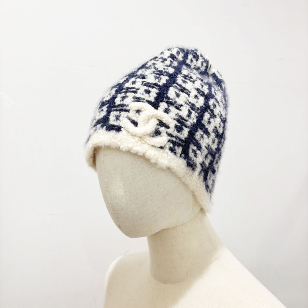 シャネル ココマーク カシミヤ ニット帽 帽子 ニットキャップ ホワイト 中古・古着通販】CHANEL (シャネル) ココマークカシミヤニット帽