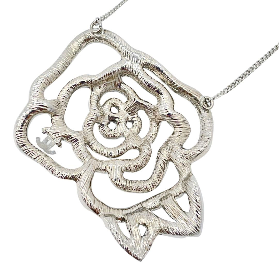 CHANEL　シャネル　カメリアモチーフ　ネックレス/チョーカー シャネル“カメリアの花”の新作ジュエリー、ダイヤモンドを配した