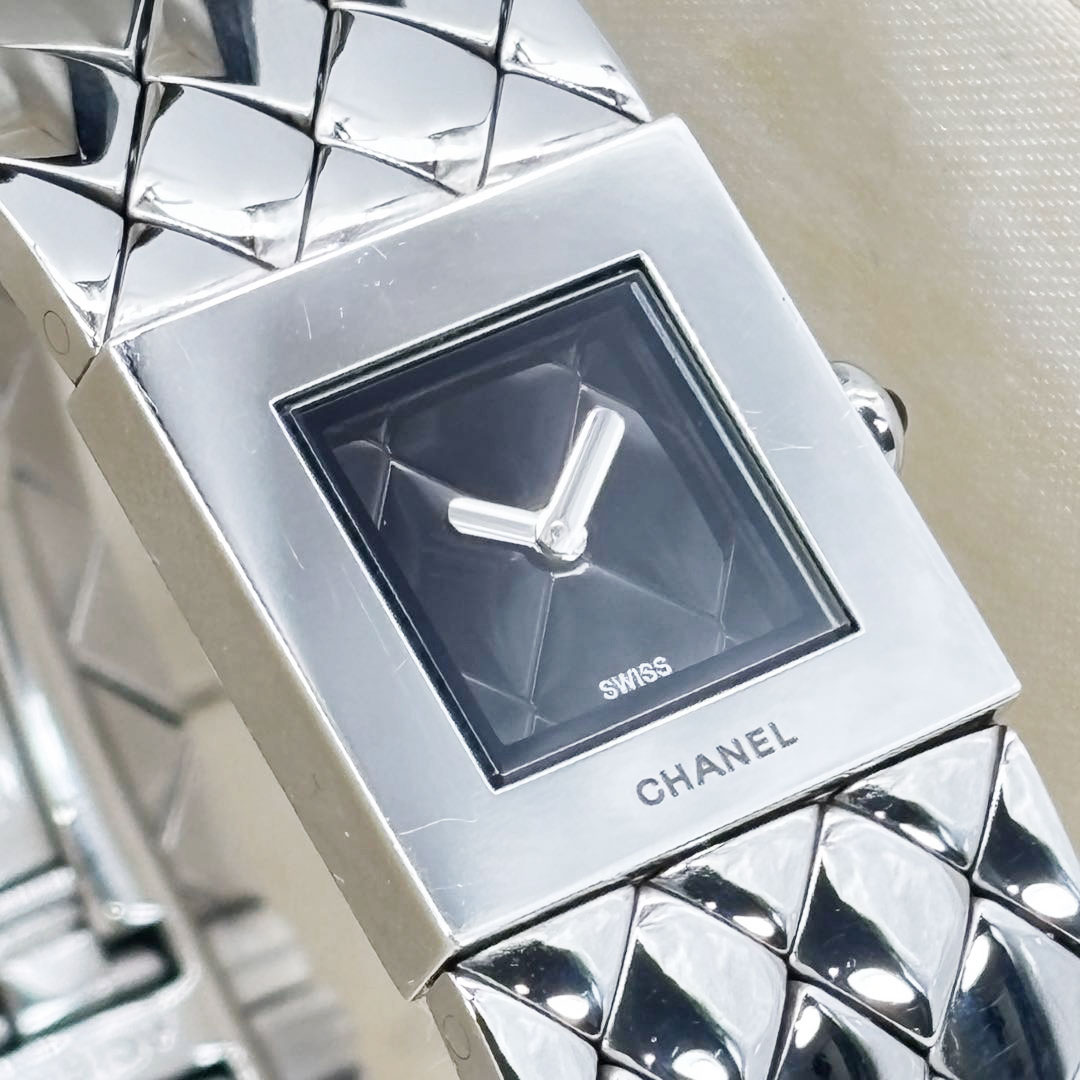 CHANEL シャネル レディース腕時計 マトラッセ QZ シルバー 黒文字盤 H0009