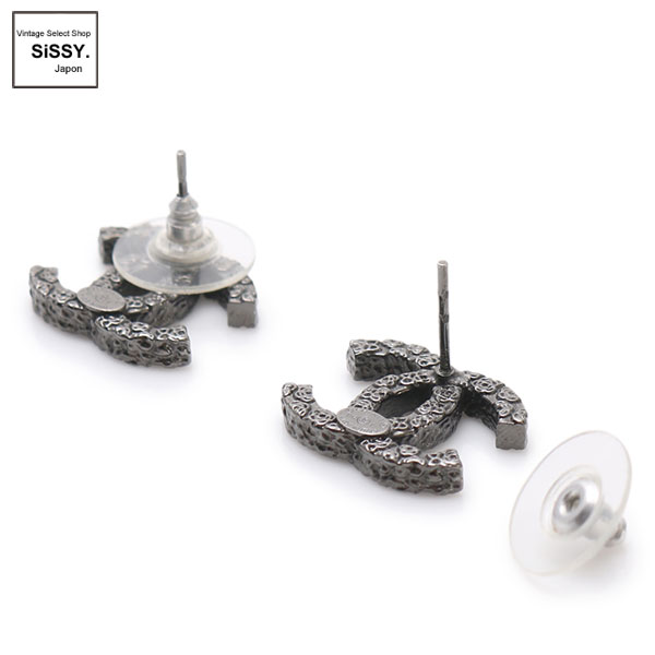 ■シャネル■ ピアス ココマーク カメリア メタル ガンメタリック B12P 【CHANEL】