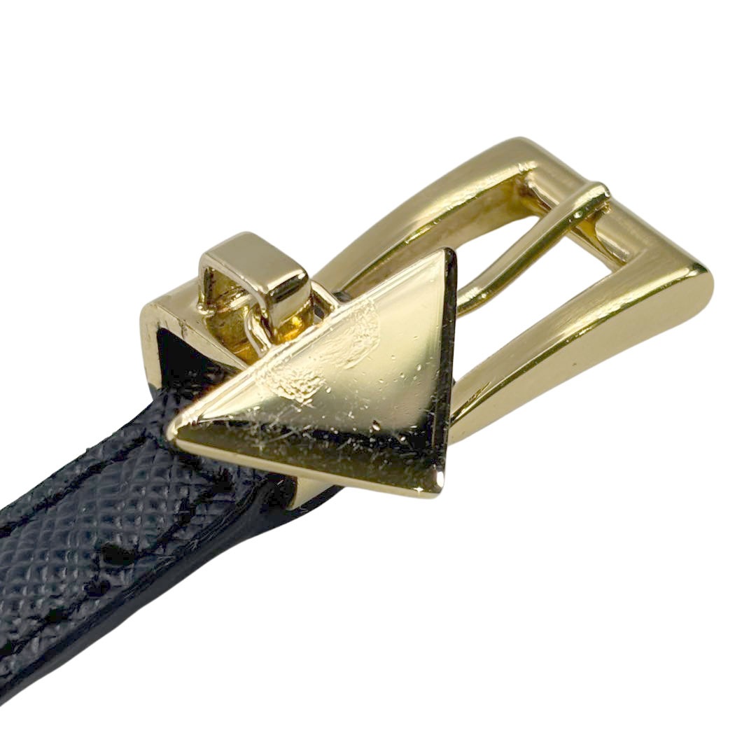 PRADA プラダ サフィアーノレザー ブレスレット Mサイズ 三角プレート付き ブラック/ゴールド金具 1IB351