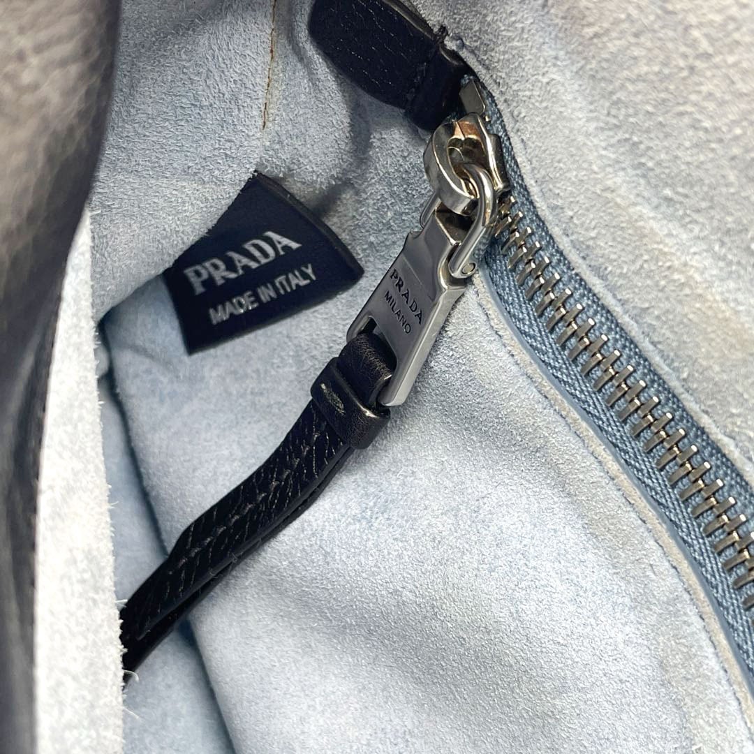 PRADA プラダ ショルダーバッグ エティケット レザー/スタッズ ブラック/シルバー金具 1BD082