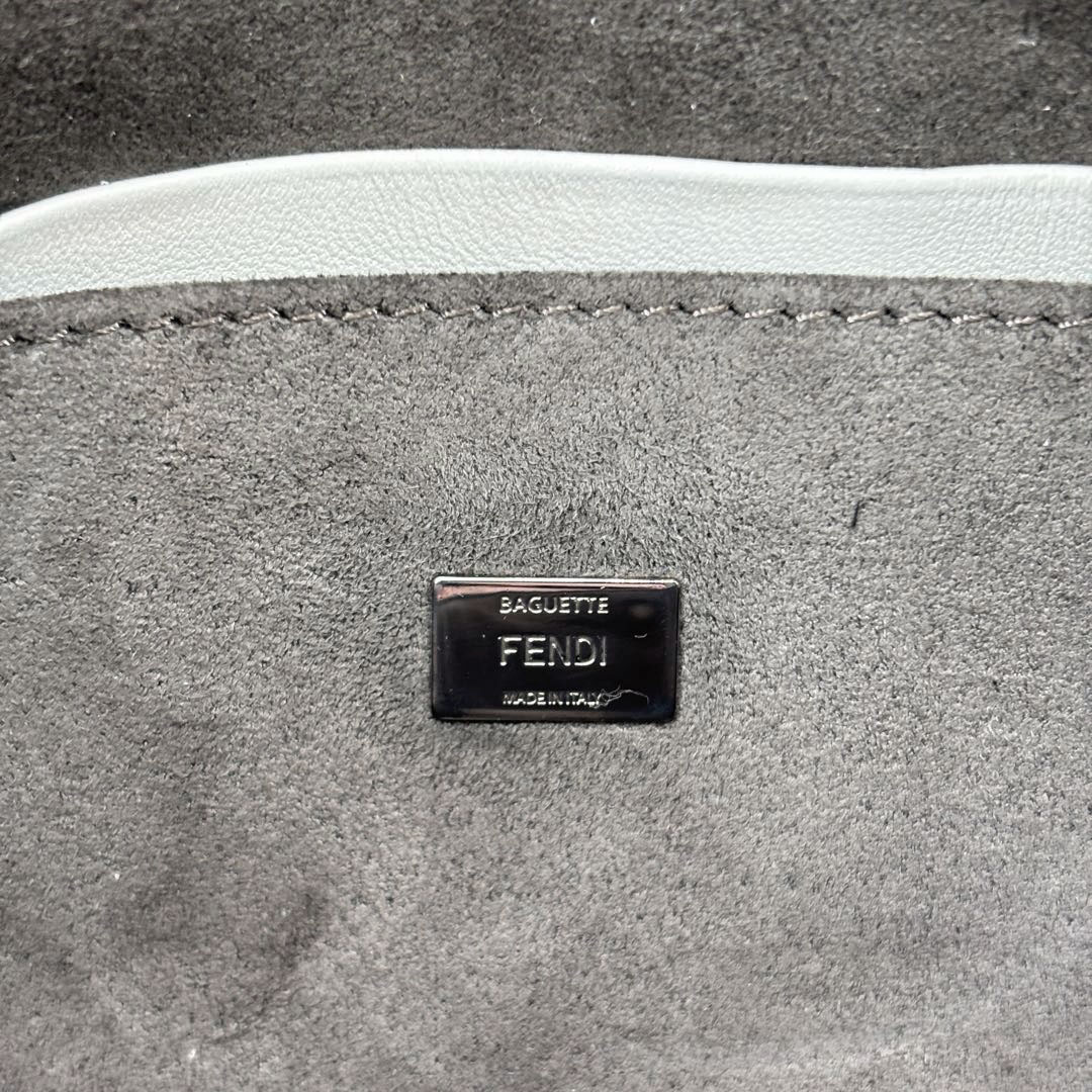 FENDI フェンディ マイクロ バゲット モンスター ハンドバッグ ショルダーバッグ レザー ホワイト 8M0354