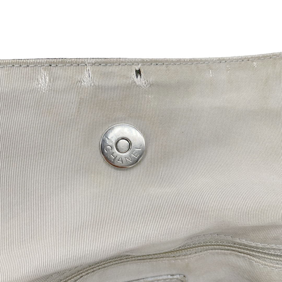 CHANEL　シャネル　デニム ワンピース　インディコフルー　ココマーク　ボタン CHANEL シャネル デニム ワンピース インディコフルー ココ