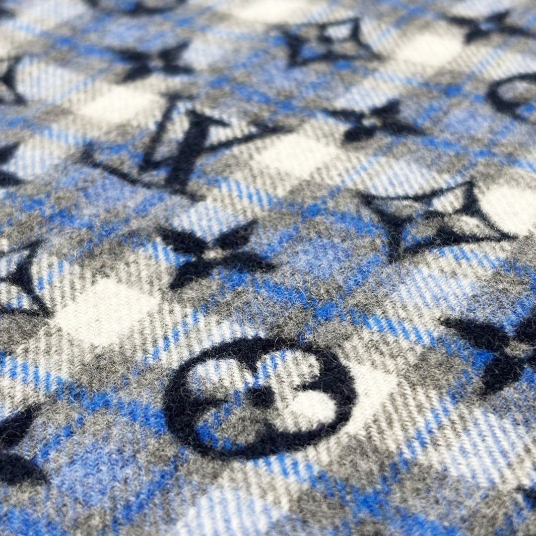 LOUIS VUITTON ルイヴィトン マフラー・モノグラム