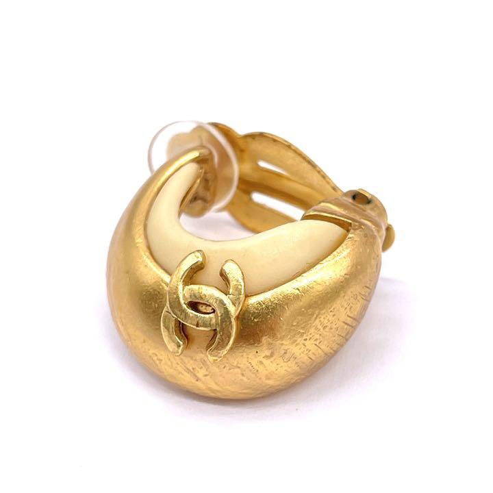 CHANEL シャネル イヤリング ココマーク ムーンモチーフ ゴールド 00T