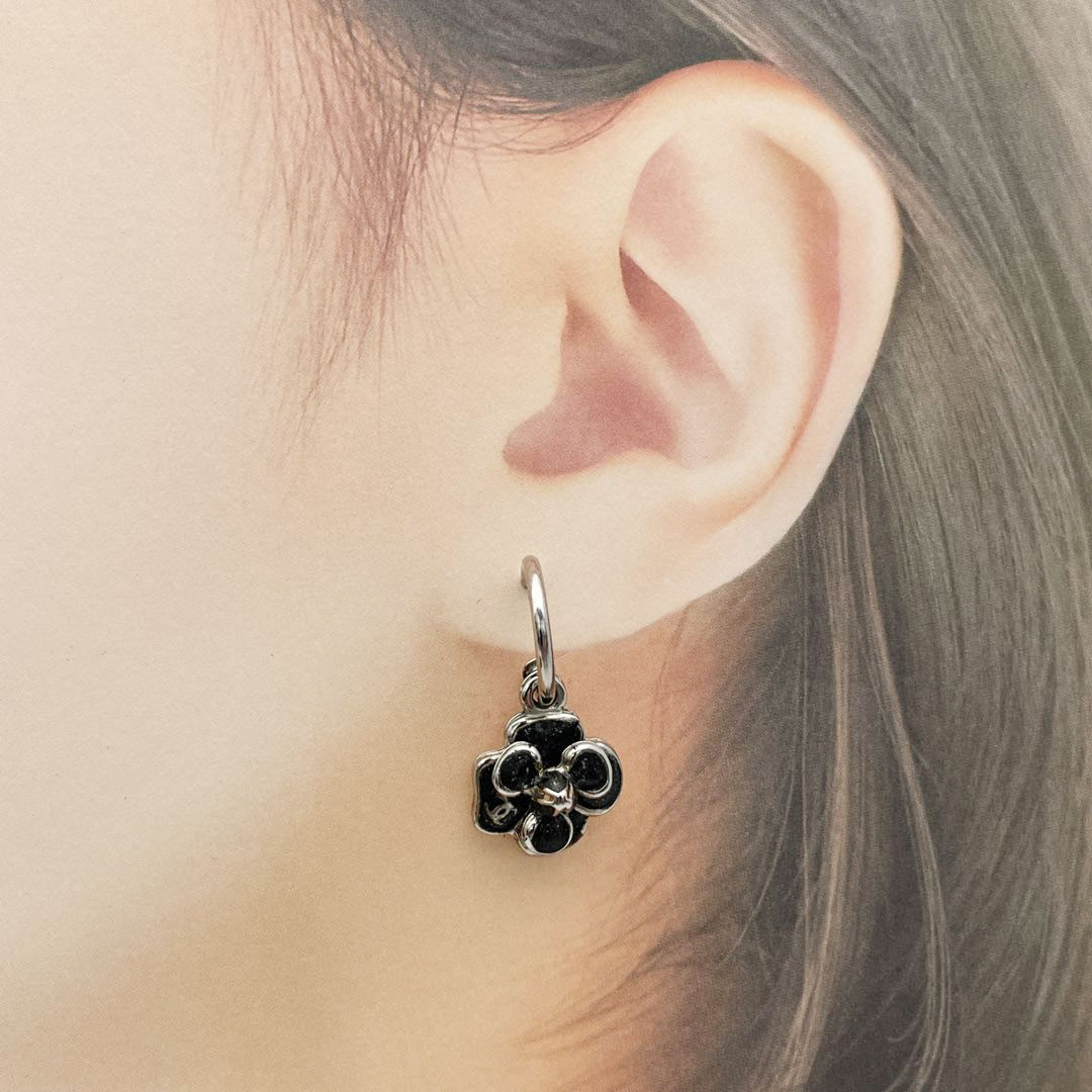 CHANEL シャネル フープピアス カメリア ブラック シルバー 08P