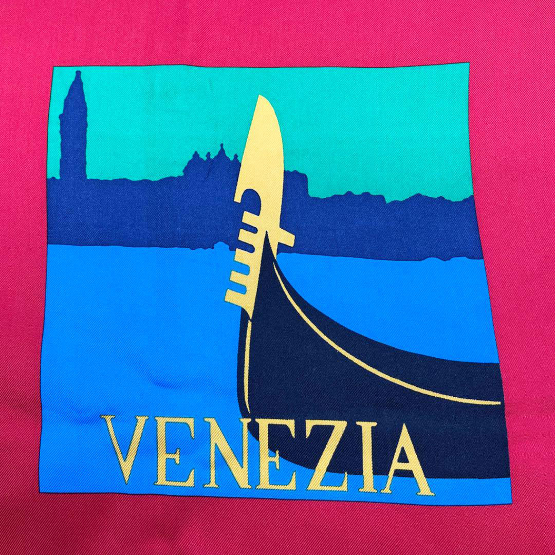 CHANEL シャネル 大判スカーフ 『BON VOYAGE』 ココマーク シルク レッド ゴールド