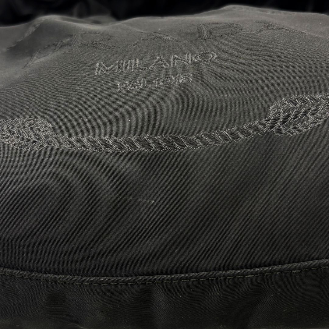 PRADA プラダ 巾着型トートバッグ ロゴジャガード ナイロン/レザー ブラック