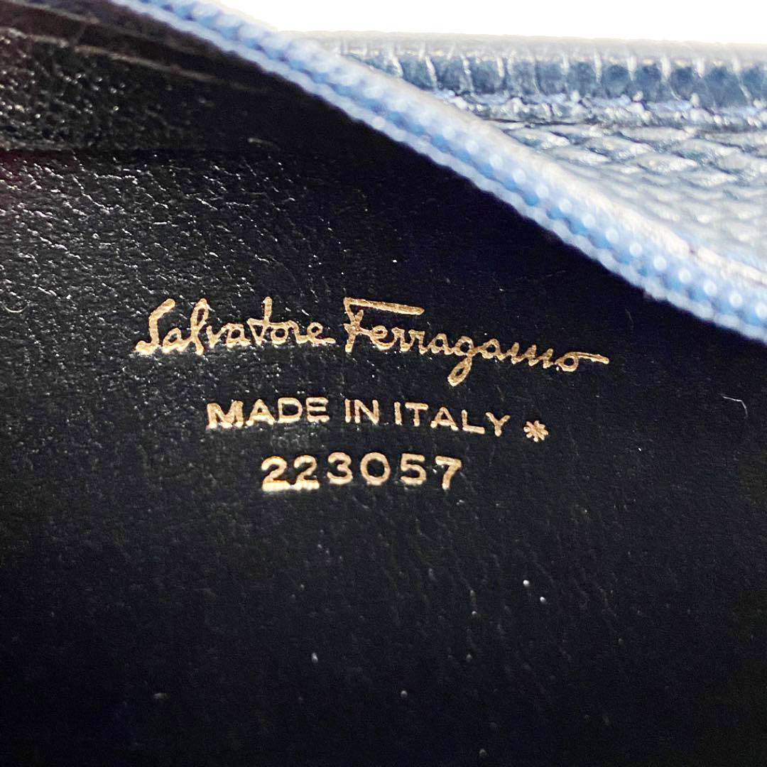Salvatore Ferragamo サルヴァトーレ・フェラガモ ヴァラリボン 化粧ポーチ リザード 型押しレザー ネイビー ゴールド金具
