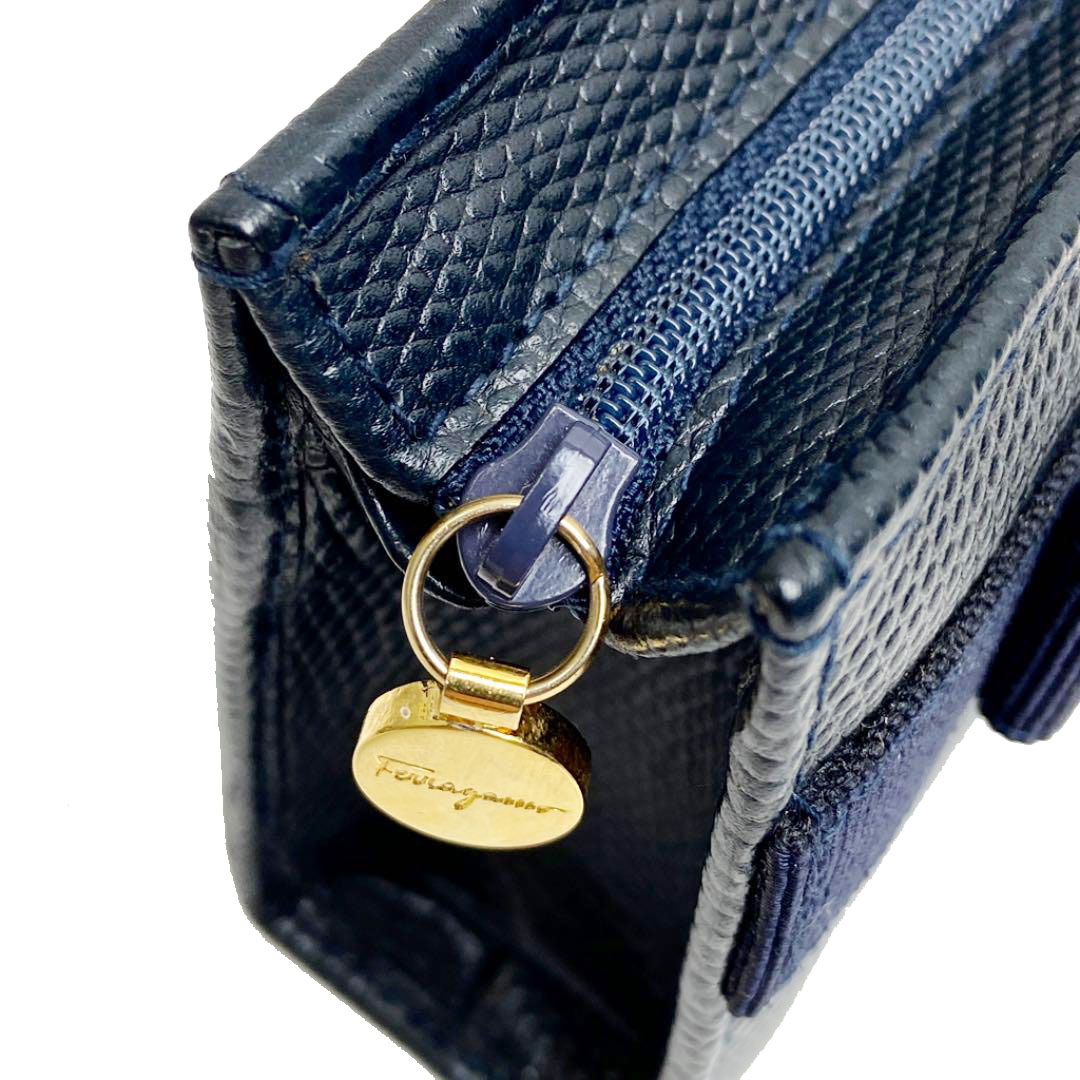 Salvatore Ferragamo サルヴァトーレ・フェラガモ ヴァラリボン 化粧ポーチ リザード 型押しレザー ネイビー ゴールド金具