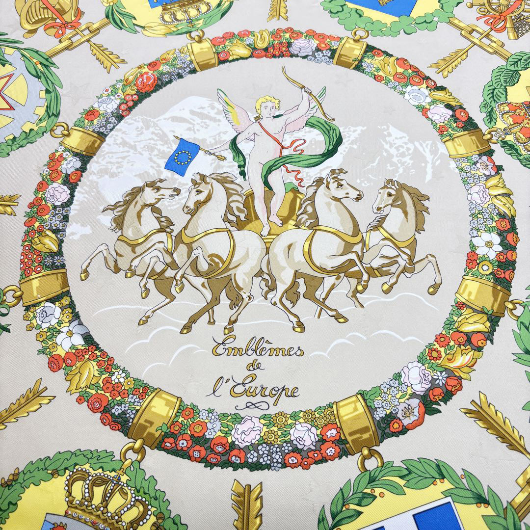 HERMES エルメス スカーフ カレ90 『Emblemes de L'Europe(ヨーロッパのエンブレム)』 シルク ベージュ系マルチカラー