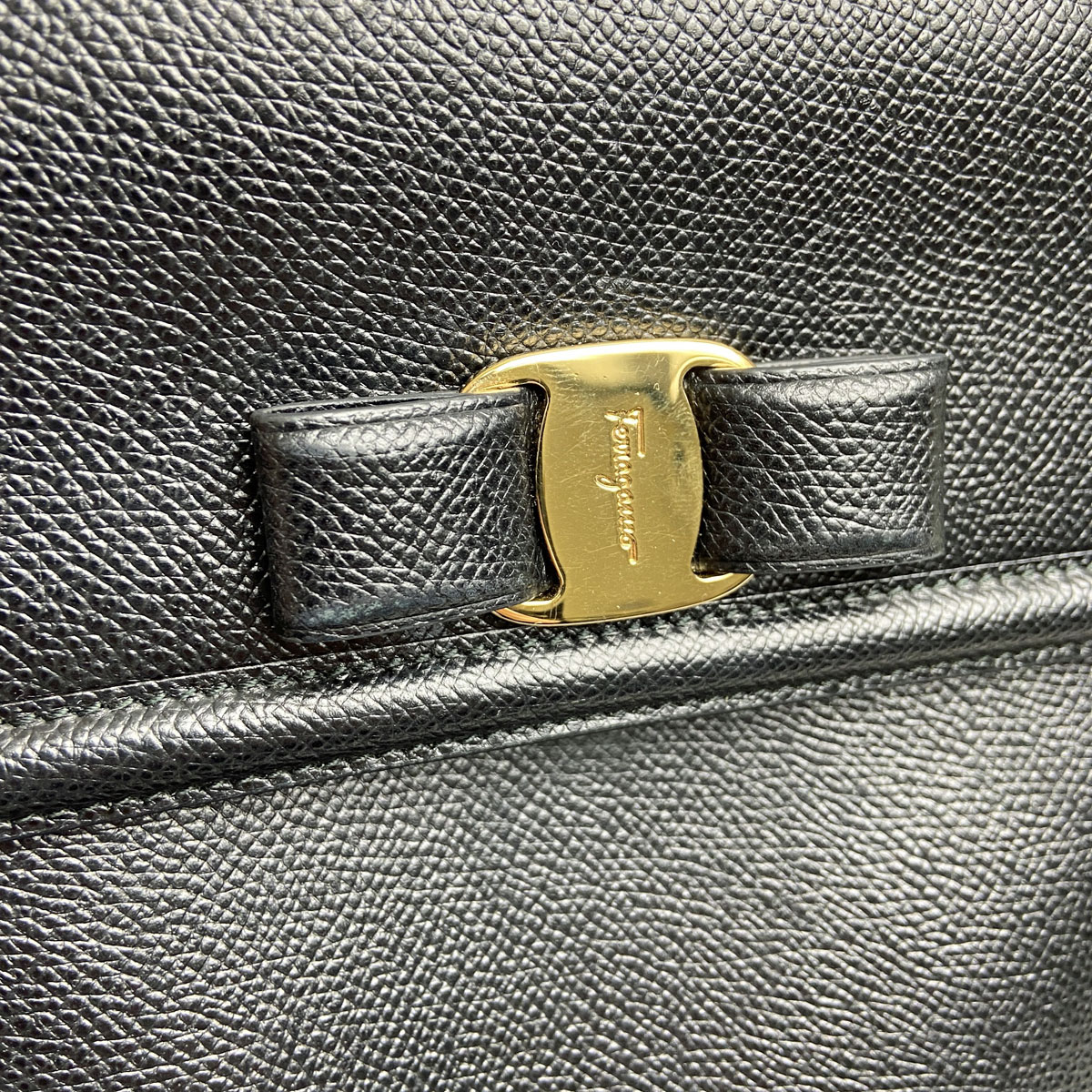 Salvatore Ferragamo サルヴァトーレ フェラガモ 2WAYハンドバッグ ヴァラリボン レザー ブラック 21-G697