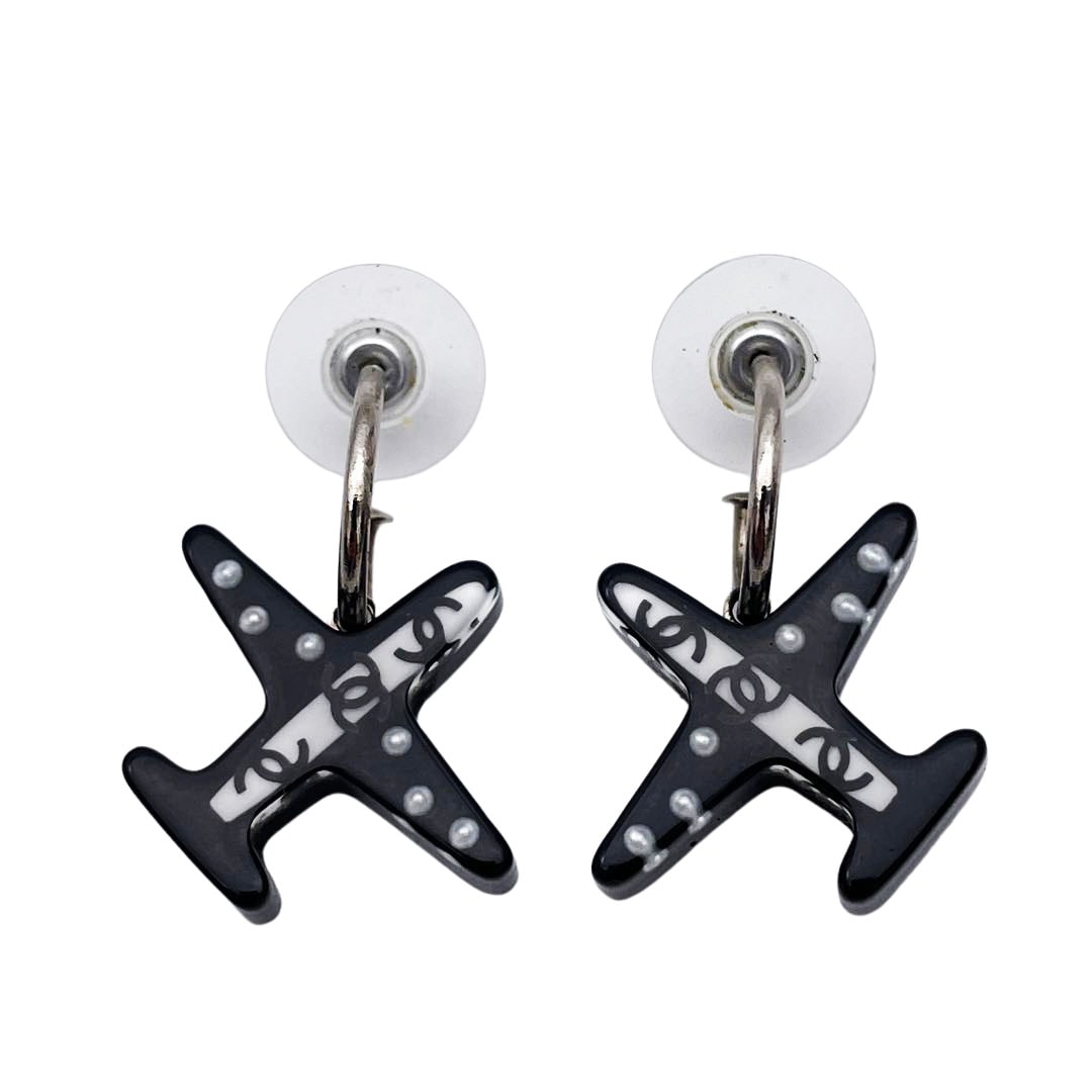 CHANEL シャネル フープピアス 飛行機モチーフ プラスチック ブラック