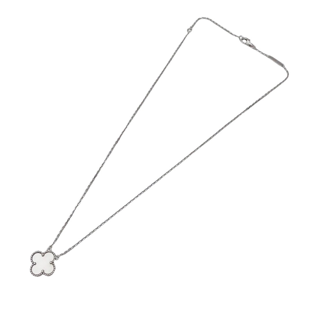 Van Cleef & Arpels ヴァンクリーフ&アーペル ヴィンテージアルハンブラ ペンダントネックレス 750WG ホワイトシェル 5.2g VCARF48700