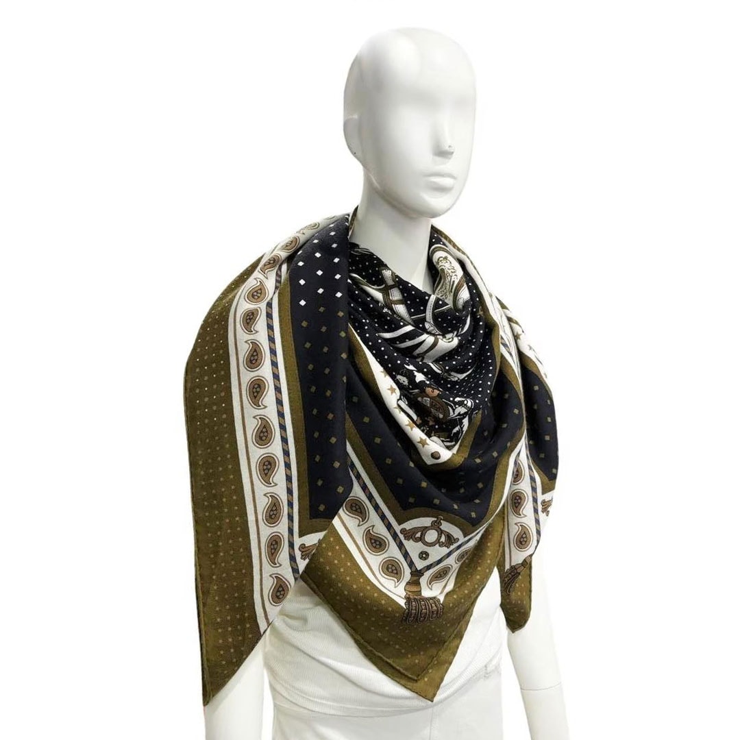 HERMES エルメス ショール カレジェアン140 カシシル 『宮廷の馬具』 バンダナ カシミヤ シルク ブロンズ ブラック 2022AW