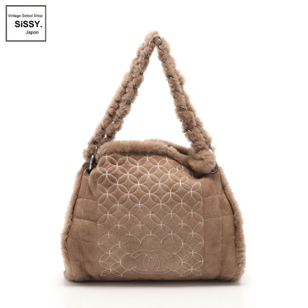 シャネルムートンポーチ