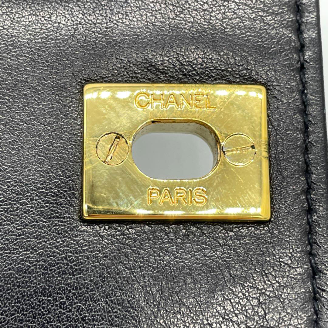 CHANEL シャネル Vステッチ ウエストバッグ ターンロック エナメル ブラック 1番台
