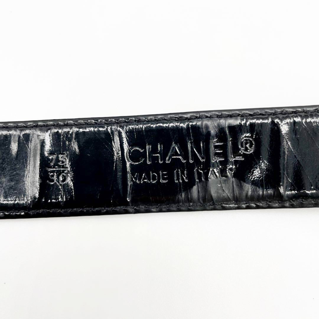 CHANEL シャネル Vステッチ ウエストバッグ ターンロック エナメル ブラック 1番台