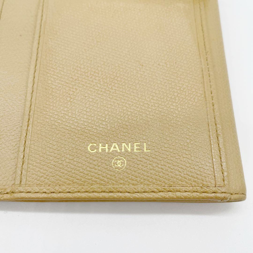 CHANEL シャネル 二つ折り長財布 キャビアスキン ベージュ 10番台
