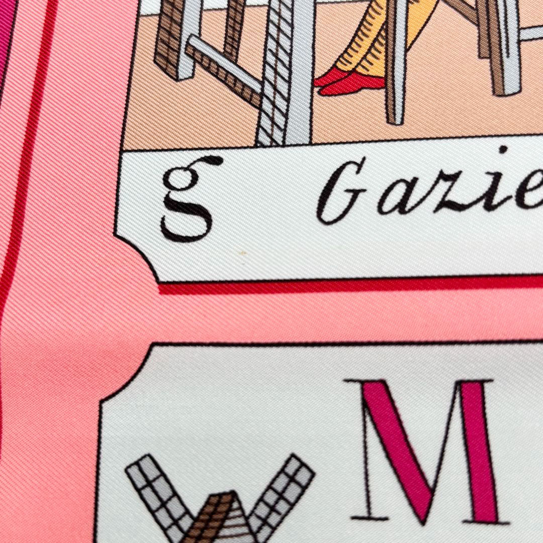 HERMES エルメス スカーフ カレ90 『L'ALPHABET DES METIERS(仕事のいろは)』 シルク ライトブルー/ピンク系