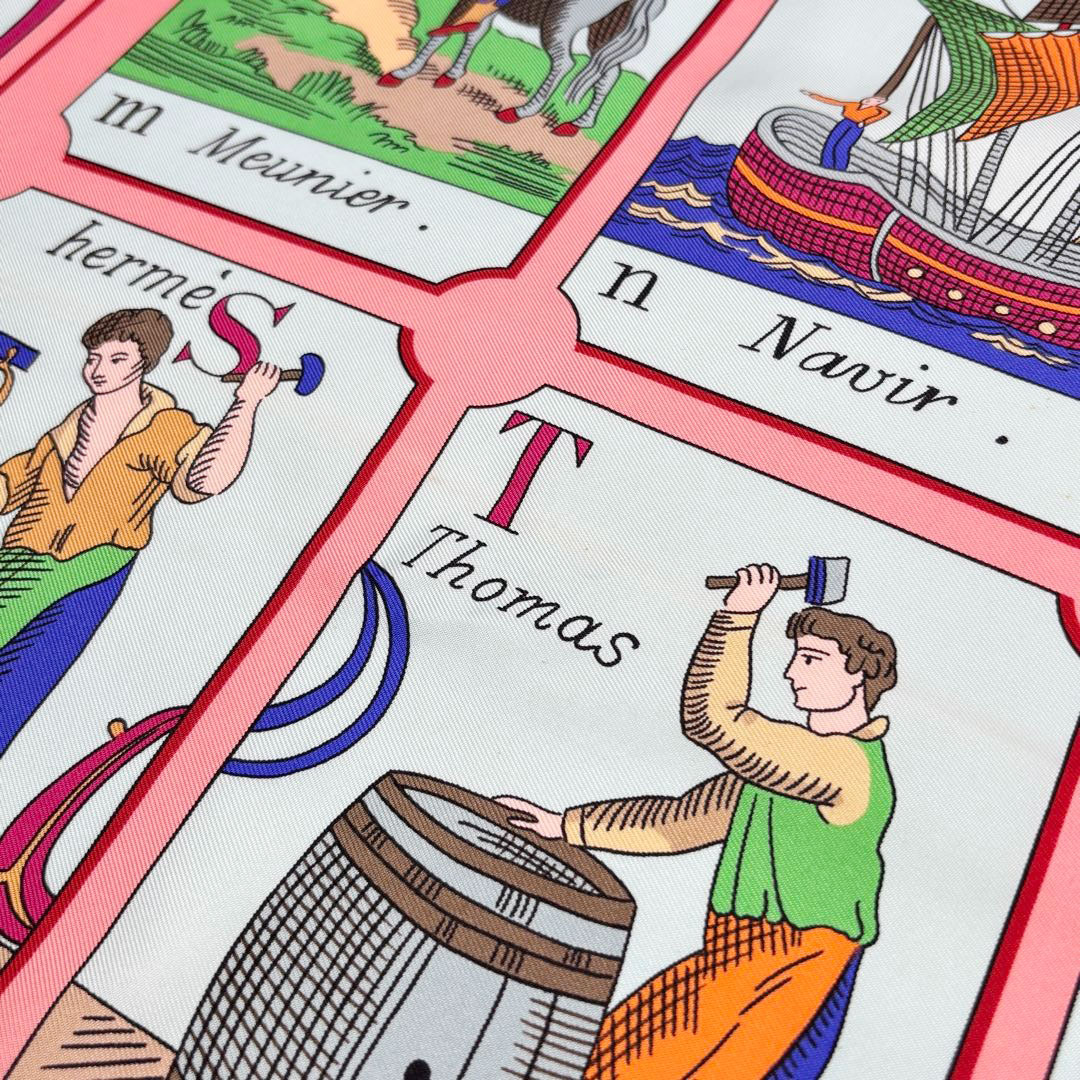 HERMES エルメス スカーフ カレ90 『L'ALPHABET DES METIERS(仕事のいろは)』 シルク ライトブルー/ピンク系