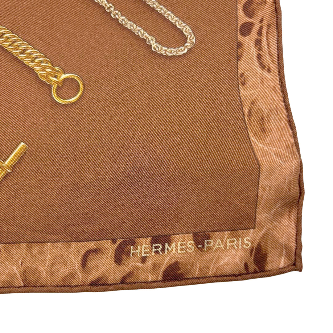HERMES エルメス スカーフ カレ70 『CHAINES ET GOURMETTES(チェーンとブレスレット)』シェーヌダンクル柄 シルク ブラウン系