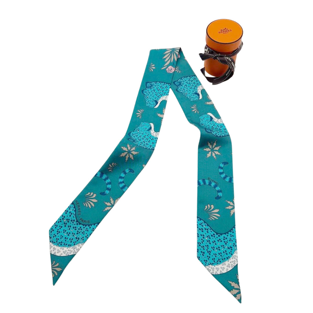 HERMES エルメス スカーフ ツイリー 『LES LEOPARDS(レオパード