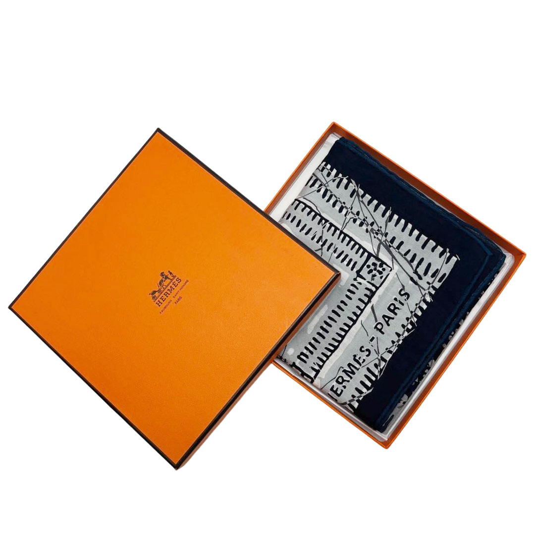 【美品】エルメス Le Boubou H【ブーブーH】カレ65 シルク100% HERMES エルメス スカーフ カレ65 『Le Boubou H(ブーブーH)』コットン