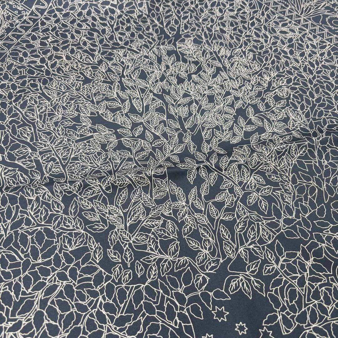 HERMES エルメス スカーフ カレ90 『AXIS MUNDI(世界の中心軸)』 シルク ネイビー/ホワイト