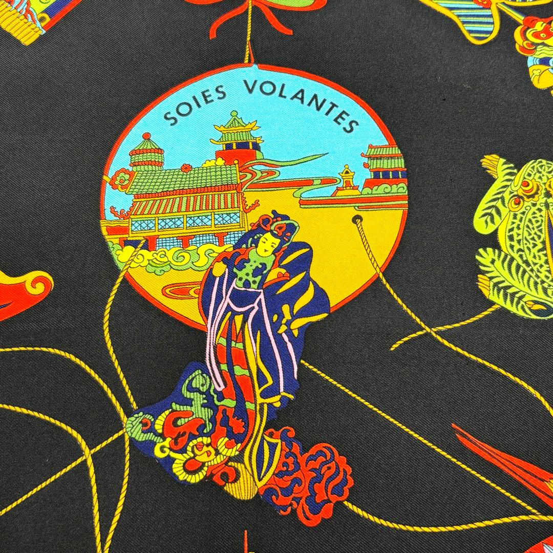 HERMES エルメス スカーフ カレ90 『SOIES VOLANTES(大空に舞うシルク