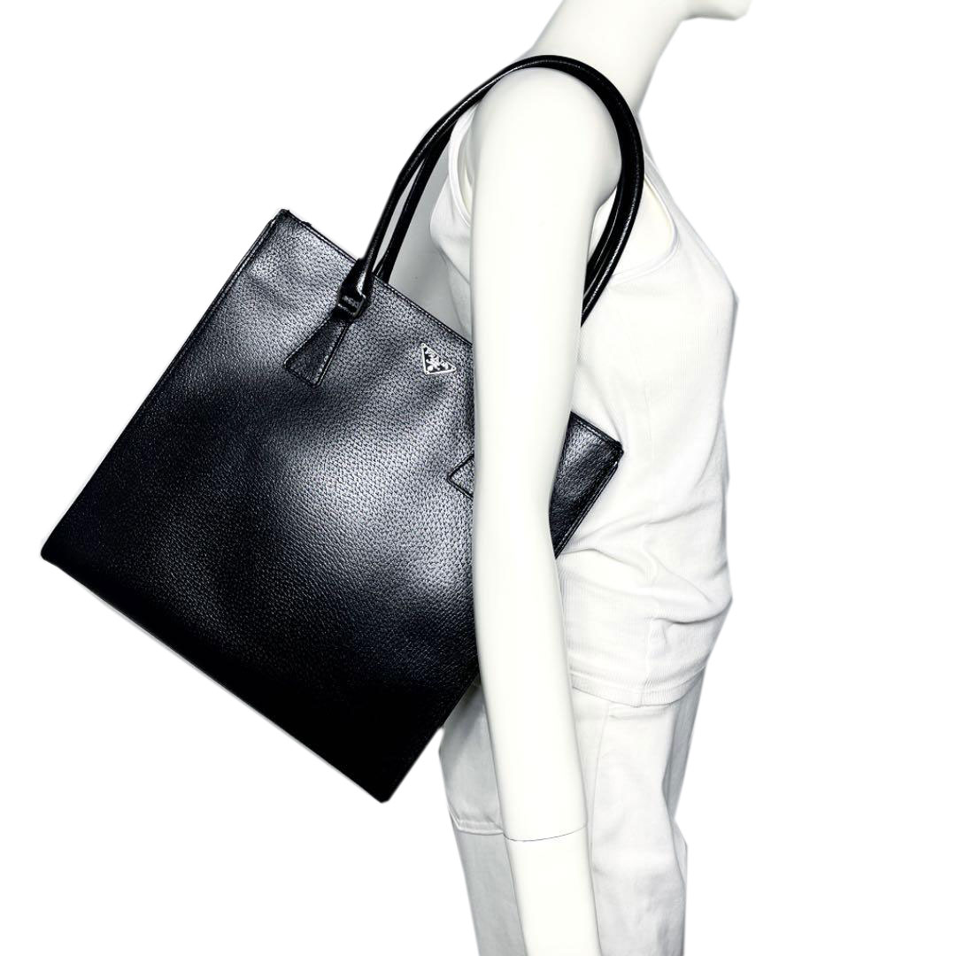 PRADA プラダ トートバッグ レザー ブラック シルバー金具
