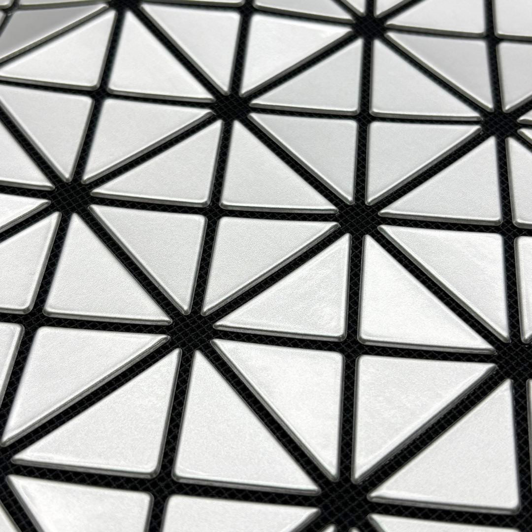 ISSEY MIYAKE BAOBAO イッセイミヤケ バオバオ プリズム トートバッグ 10×10 シルバー BB53AG043